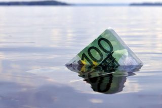 H Ευρώπη φρενάρει, η Ελλάδα επιταχύνει